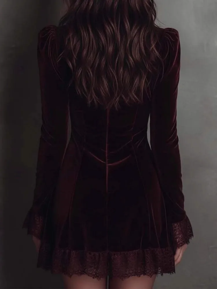 ชุดเดรสผู้หญิง แขนยาว คอวี ผ้าลูกไม้ เซ็กซี่ หรูหรา สำหรับงานเลี้ยงตอนเย็น ทรงเข้ารูป สไตล์มินิ  ฤดูใบไม้ผลิ ฤดูใบไม้ร่วง ฤดูหนาว ปี 2026