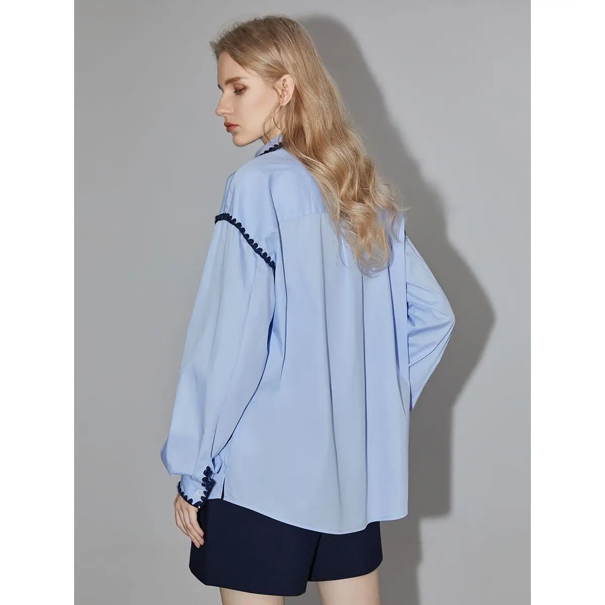 Artistic Comfortable Blue Design Shell Embroidered Shirt for Women 2024 Autumn Collection Loose and Slim Small and Unique Top