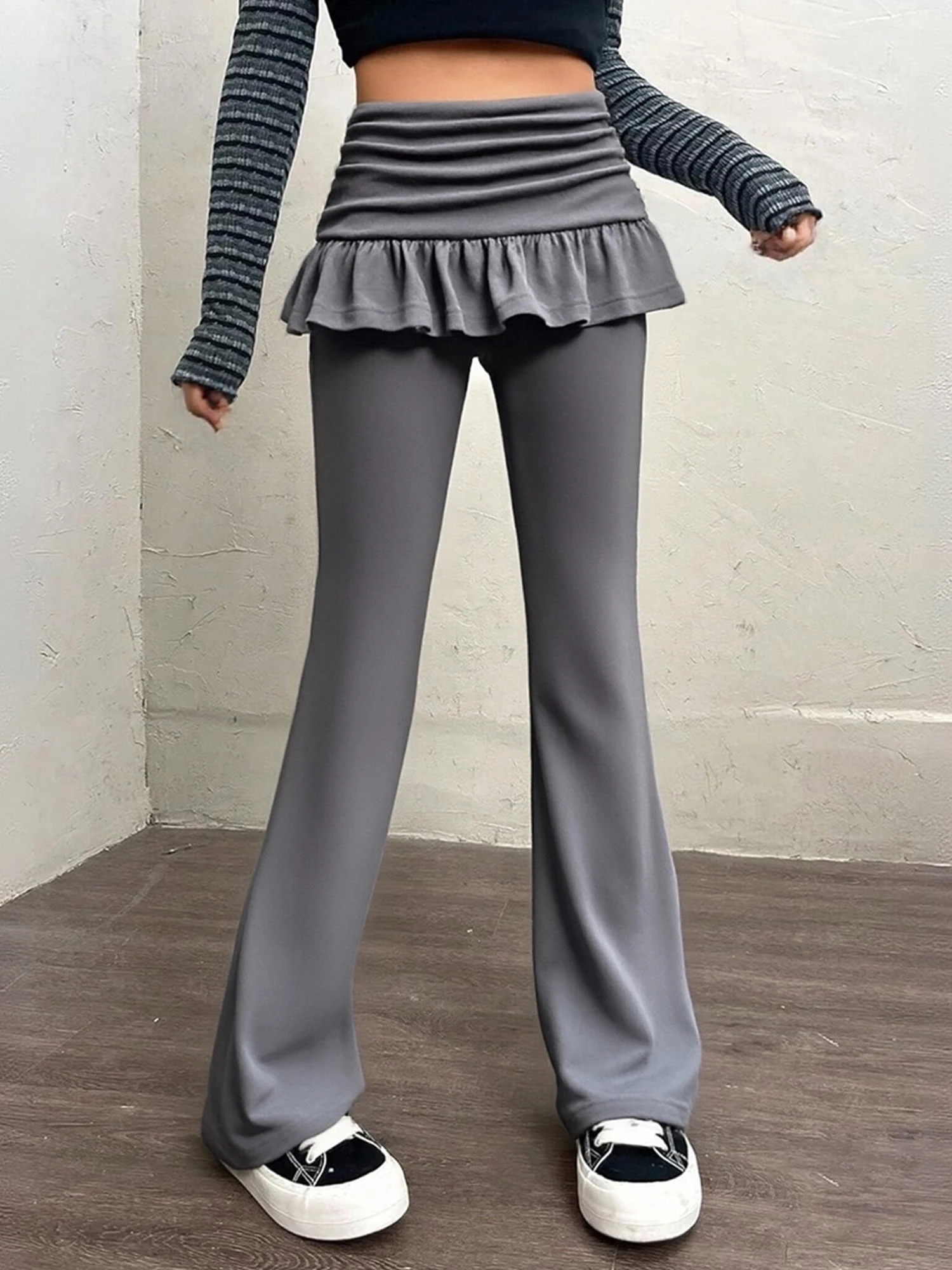 세련된 오피스 복장을 위한 러플 장식 인조 스커트 오버레이와 신축성 있는 허리밴드가 있는 여성용 하이웨이스트 플레어 팬츠