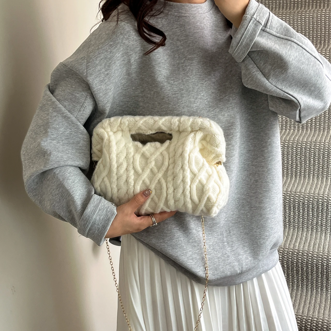 

Осенне-зимняя супер-нишевая шерстяная вязаная сумка женская, новинка 202, сумка-мессенджер с цепочкой Joker, суперкратер, золотая сумка. Сумочки.