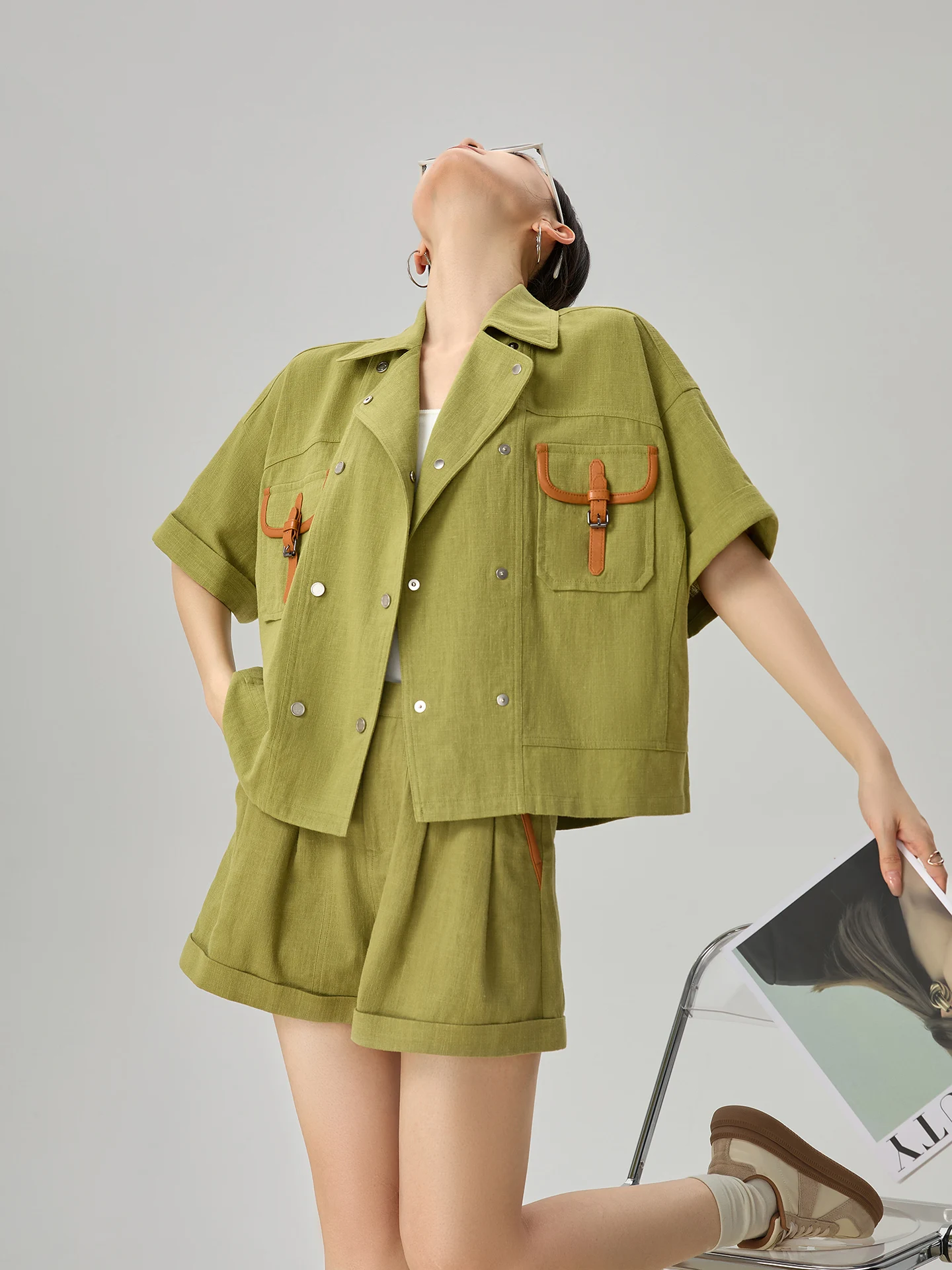 

Early Spring Green Linen Workwear Top Shorts Set Women's 2026 Trendy Summer Outfit Two-Piece Casual Style Loose Fit