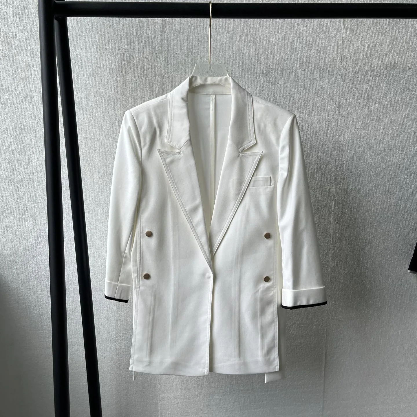 Giacca da donna elegante con maniche a tre quarti per pendolari alla moda estiva 2025