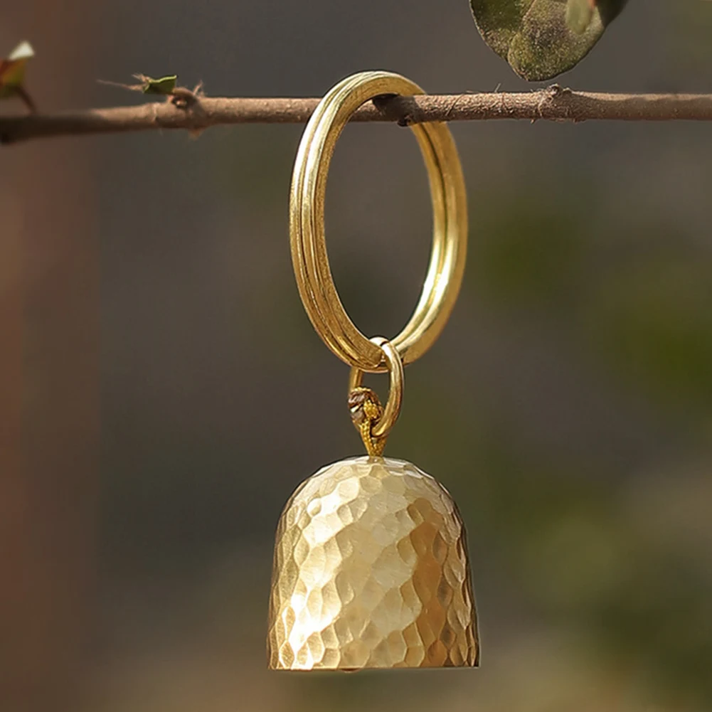 Multifuncional Metal Bell Pendant Keychain, Brass Key Chain, Hanging Keyring Decoração para Camping e Caminhadas