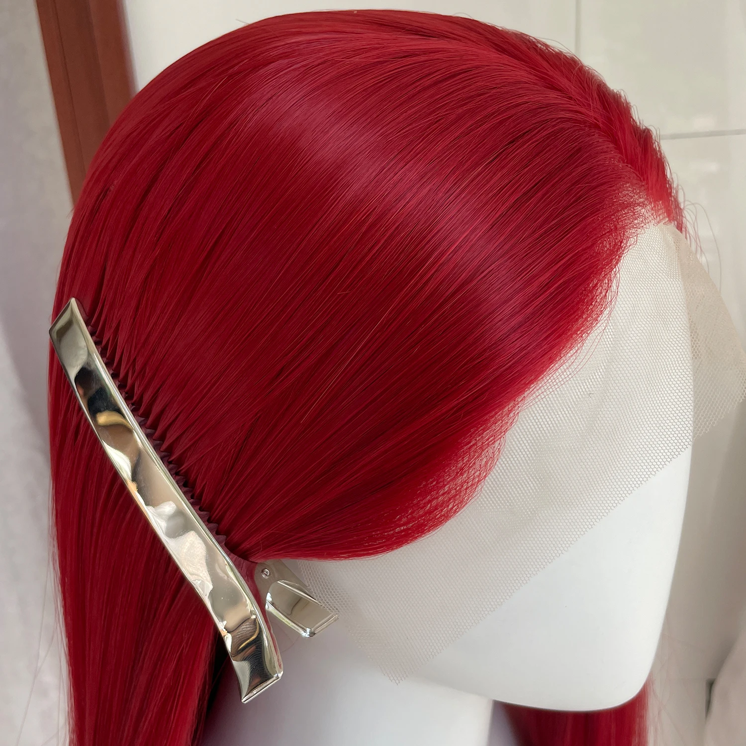 Hellrote 13x4 synthetische Lace-Front-Perücken für Frauen, 66 cm lange, gerade synthetische Perücken, Halloween-Cosplay-Perücken, 150 % Dichte – Detail 2