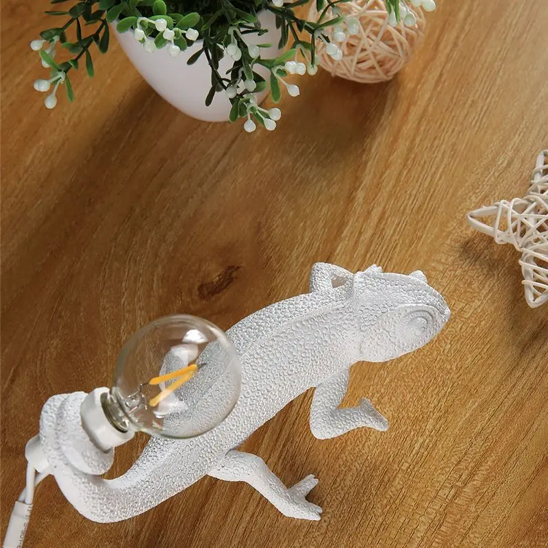 Nordic Lizard Night Light Modern Cute LED Resin Animal Chameleon Rgb Lamp Bedroom Deco Children\'s Toys White Light Fixtures