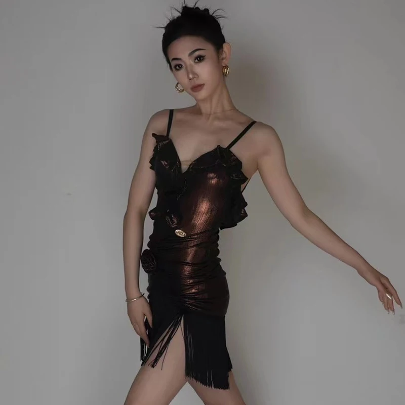 Traje de dança latina para mulheres Suspender Decote V, vestido com franja marrom, roupas adultas para performances latinas Cha Cha Rumba Dance Wear DNV20915