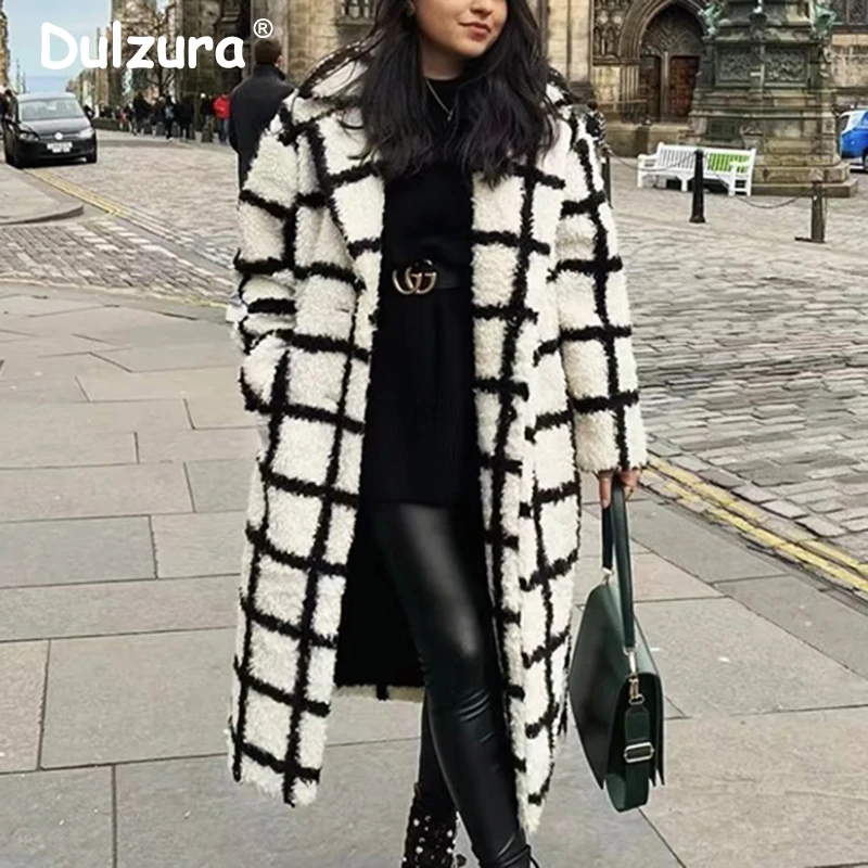 

2023 Winter Warm Faux Teddy Fur Coat Women Chic Blogger Brand Long Plaid Lambswool Jacket Brand Designer Outerwear Overcoats