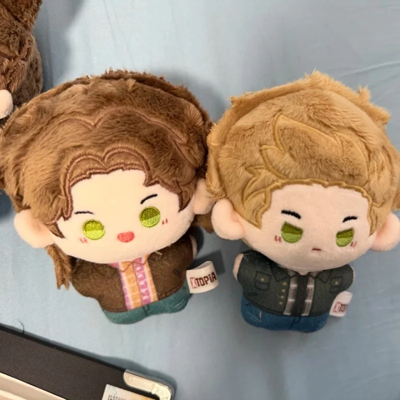 

Новая серия Supernatural: Брелок-кукла Дин и Сэм с плюшевой текстурой, с карточкой с датой рождения, коллекционный сувенир, подарок для фанатов
