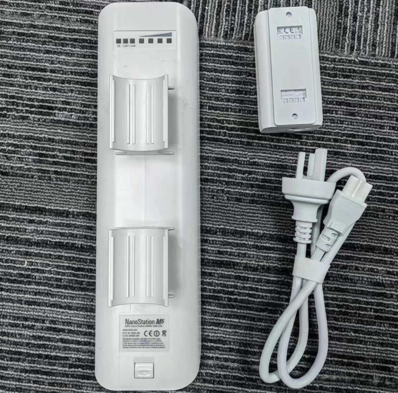 Brand new unused unpackaged NanoStation M5 NS M5 5.8G 300M high-power wireless bridge coverage monitoring, with power cord