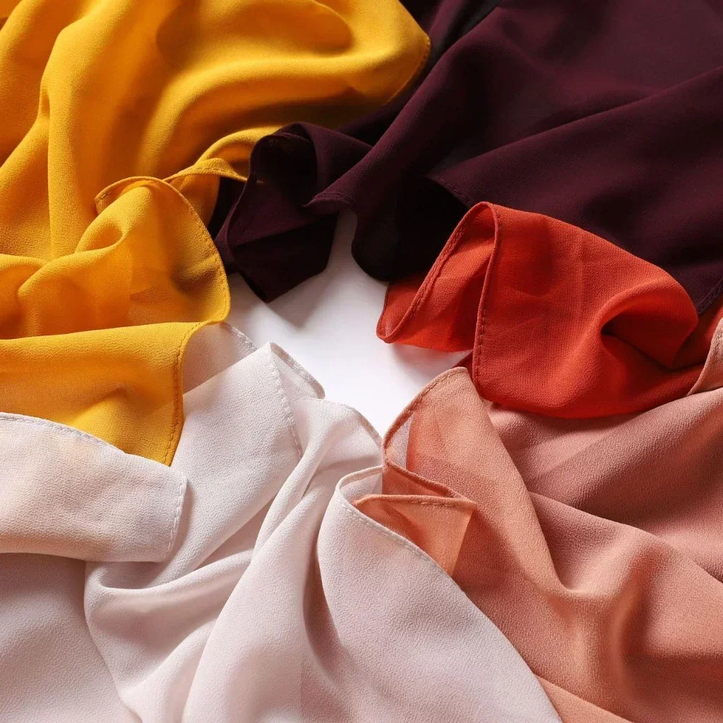 Lenço Hijab Chiffon muçulmano para mulheres, lenço longo, envoltório de bolhas, xales islâmicos, bandana, lenços monocromáticos, 56 cores