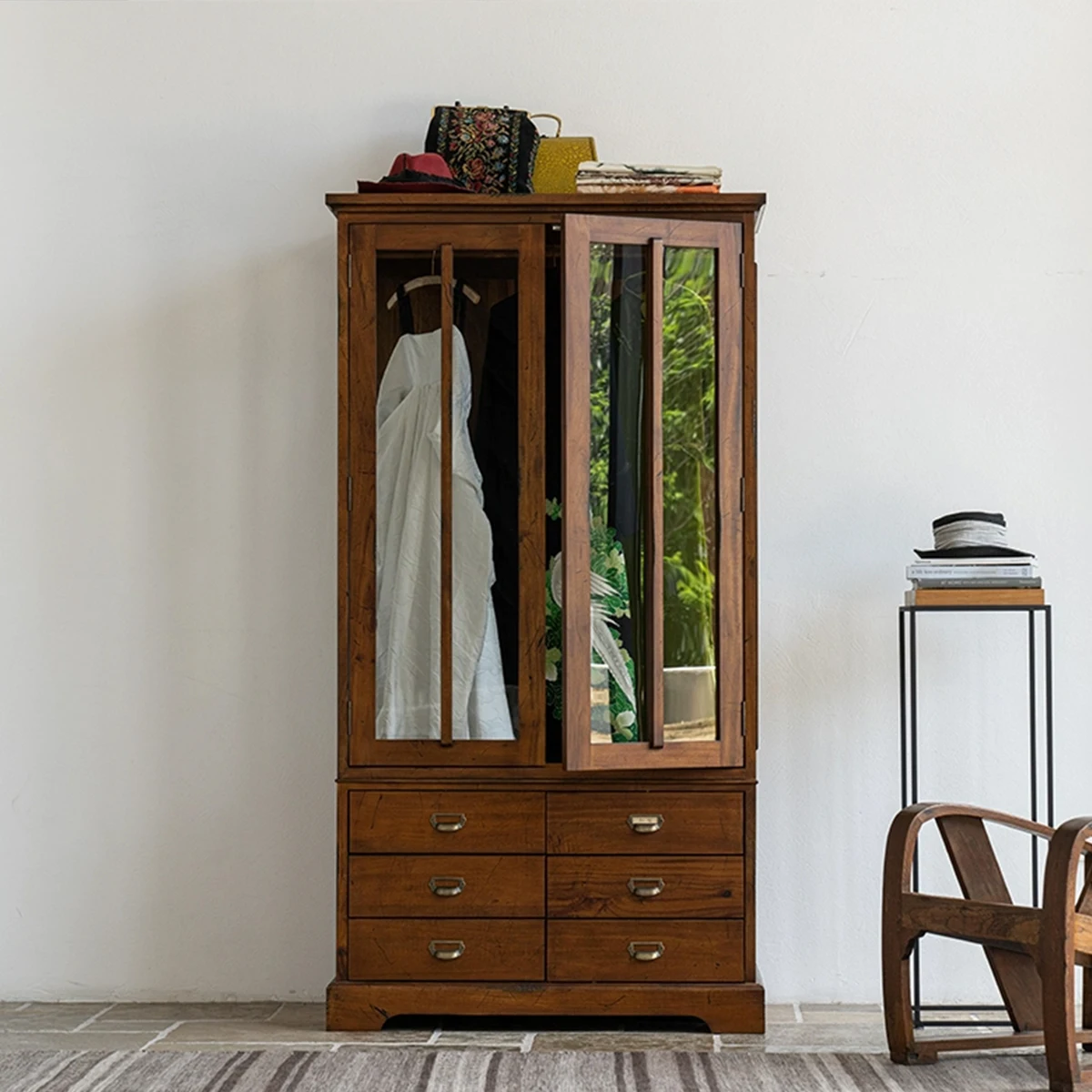 

#Hand Made Eco-Friendly Modern Carved Bedroom Furniture Solid African Teak Camphor Wood Wardrobe for Hotel Use