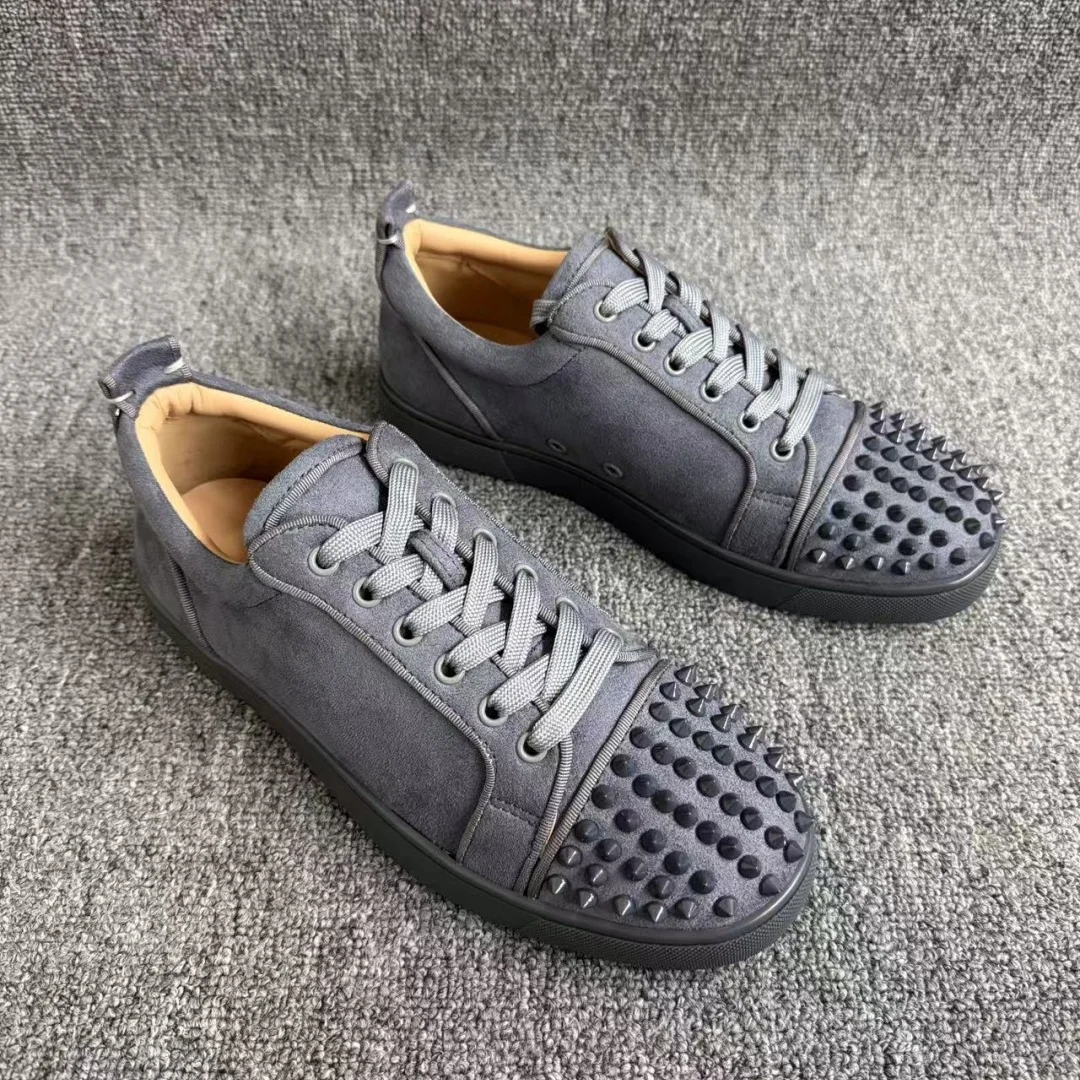 

Rivets Decorate Round Toe Gray Flannel Leather Unisex Sneakers Lace-Up Red Sole Casual Sports Shoes Women Men Flats 35-47 Size