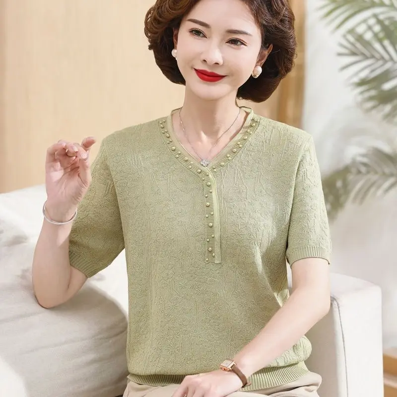 

Women's Short Sleeve Elegant Lightweight Top for Middle Aged and Elderly Summer Sleeveless V-Neck Knitted T-Shirt New Fashion