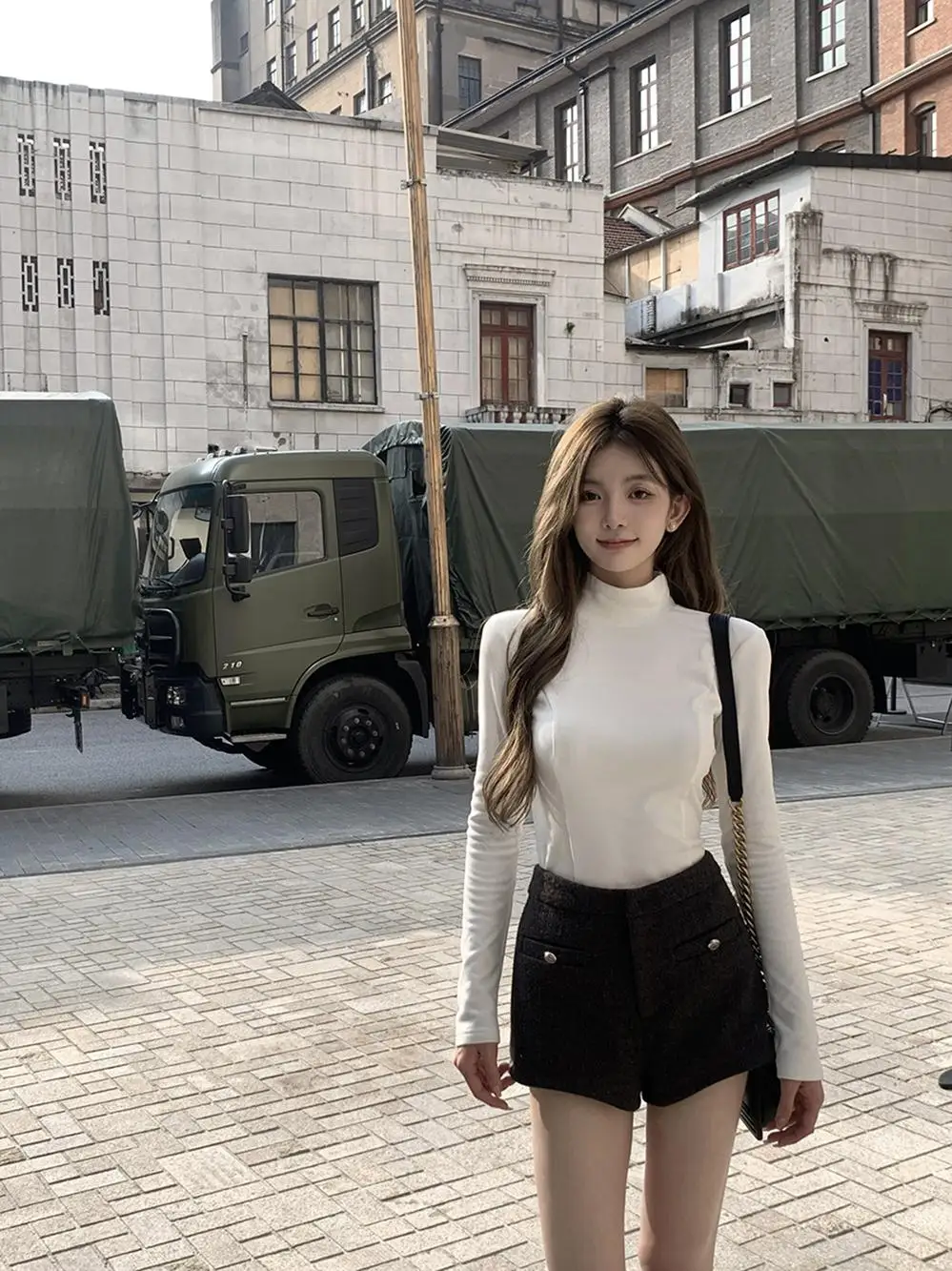 

Женская приталенная футболка Le 9 RomanLand Classic Return с высоким воротником и длинными рукавами, однотонная, осенняя новинка