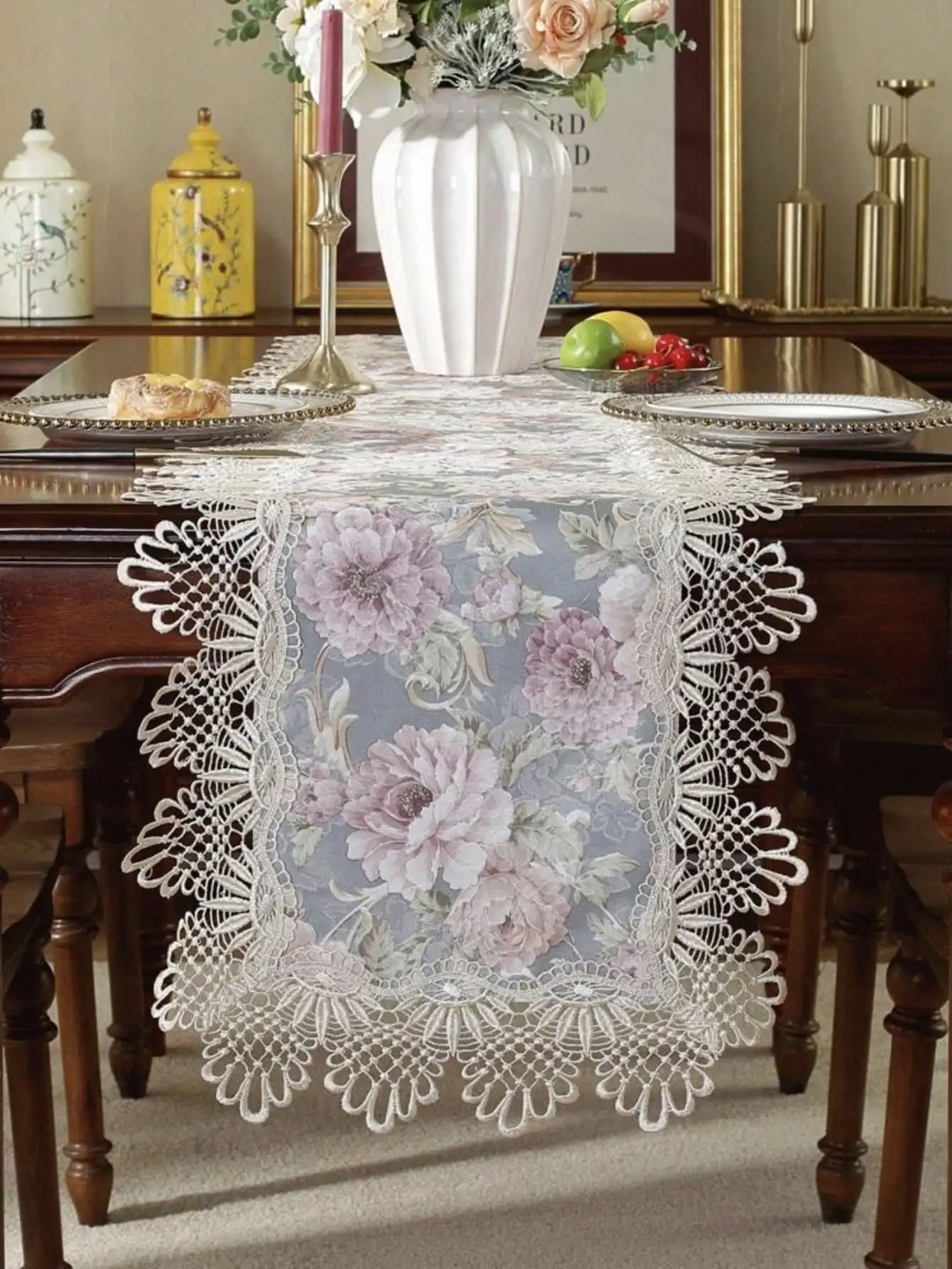 1 Piece Jacquard Lace Edge Table Runner, Pastoral Elegant Polyester Fiber Lace Edge Table Runner, Suitable for Dining Tables, Coffee Tables, Daily Home Decoration, and Wedding Parties and Festivals