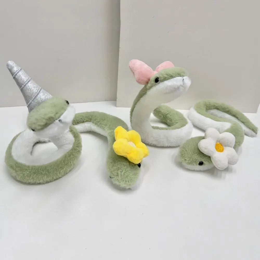 

Ornaments Wrap Around Arm Year of The Snake Soft Little Snake Snake Stuffed Doll Kawaii Cute Snake Animal Doll Car Decor