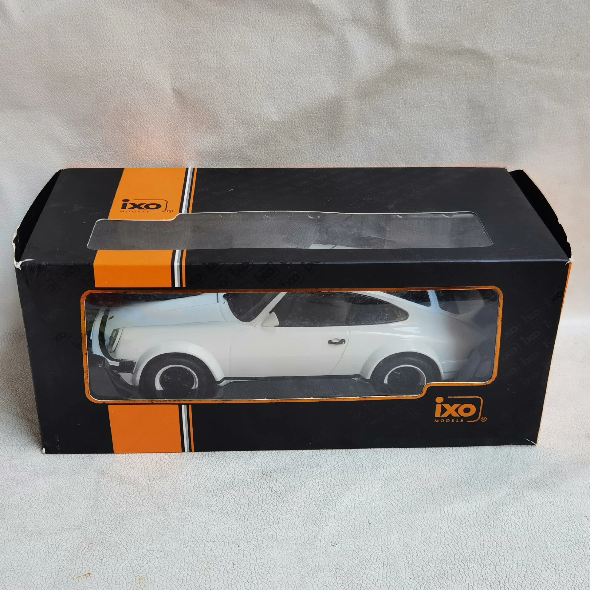 Druckguss IXO, Maßstab 1:18, PORSCHE 911 SC, Legierung, Automodell, Sammlerstück, Spielzeug, Geschenk, Souvenir, Display-Ornament