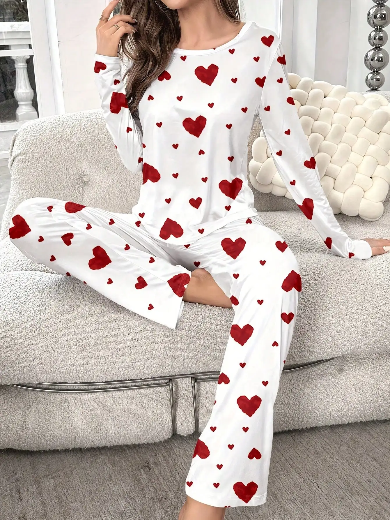 

Women's Heart Print Long Sleeve Pajama Set with Crew Neck, Cozy Fall Winter Loungewear