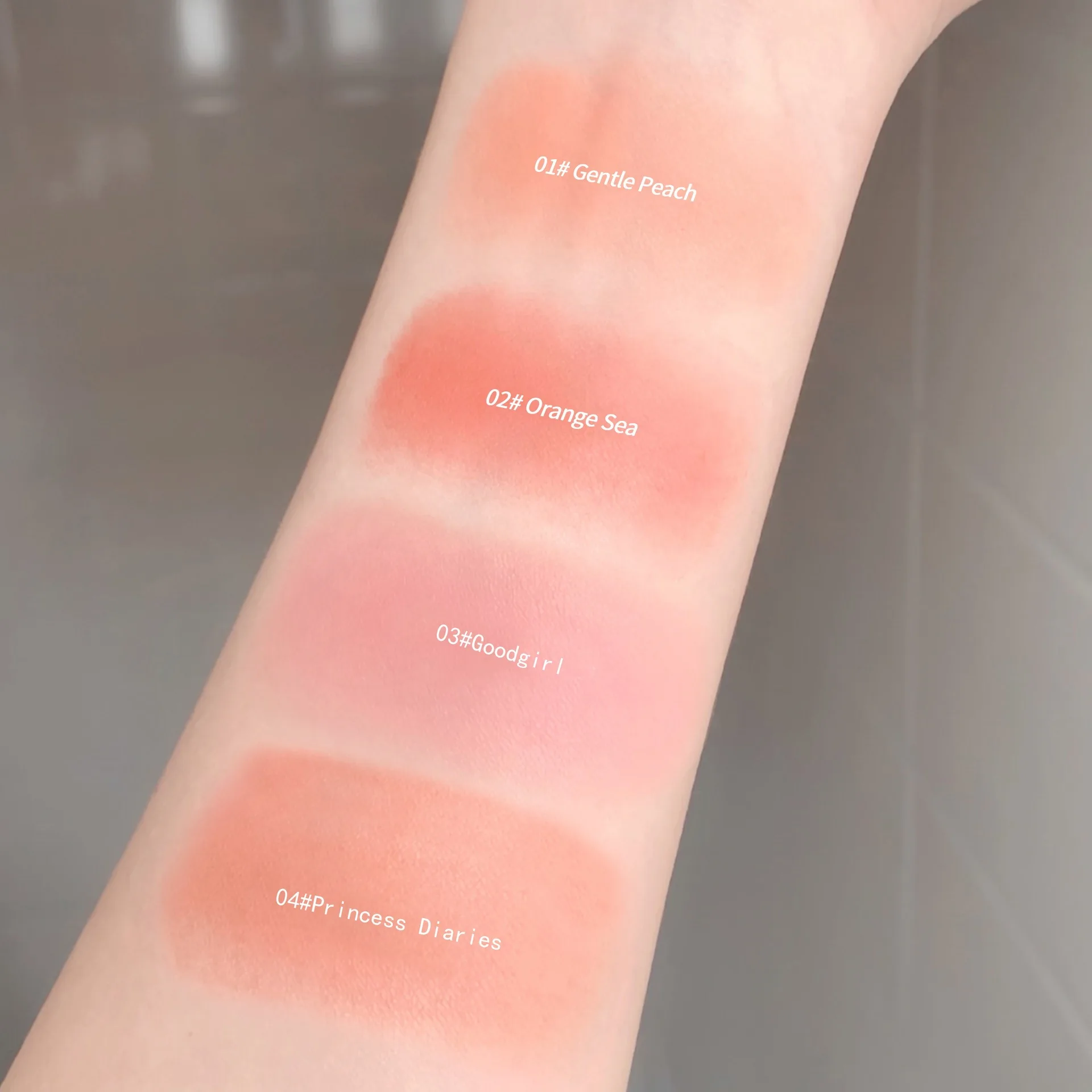 Gege Bear Three-Dimensional Relief Mist Blush Powder, Pink and Brightening, Enhances Skin Tone, Korean-Style Nude Makeup
