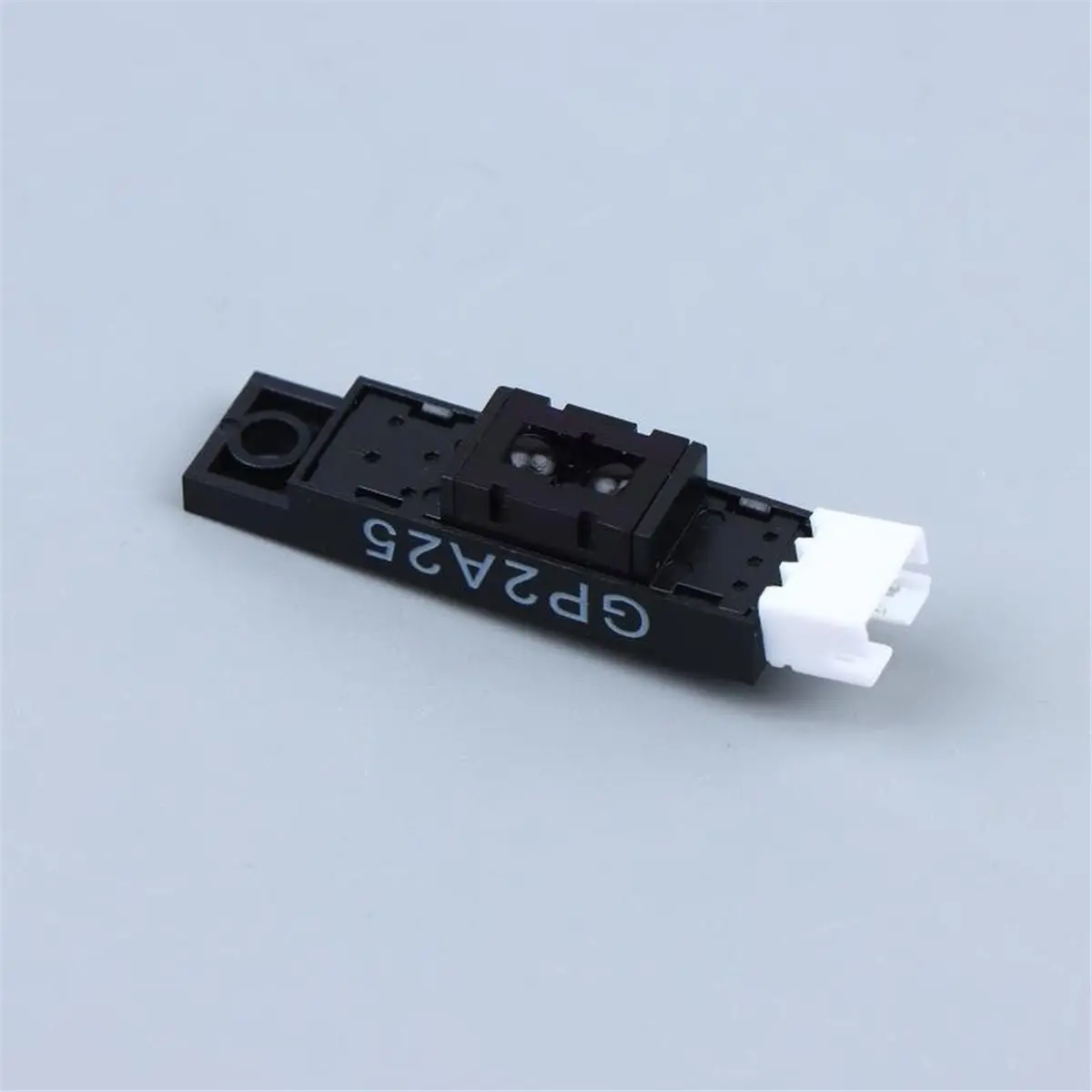 1PCS GP2A25 Reflective Sensor Original 9mm Photoelectric Device for Factory Automation