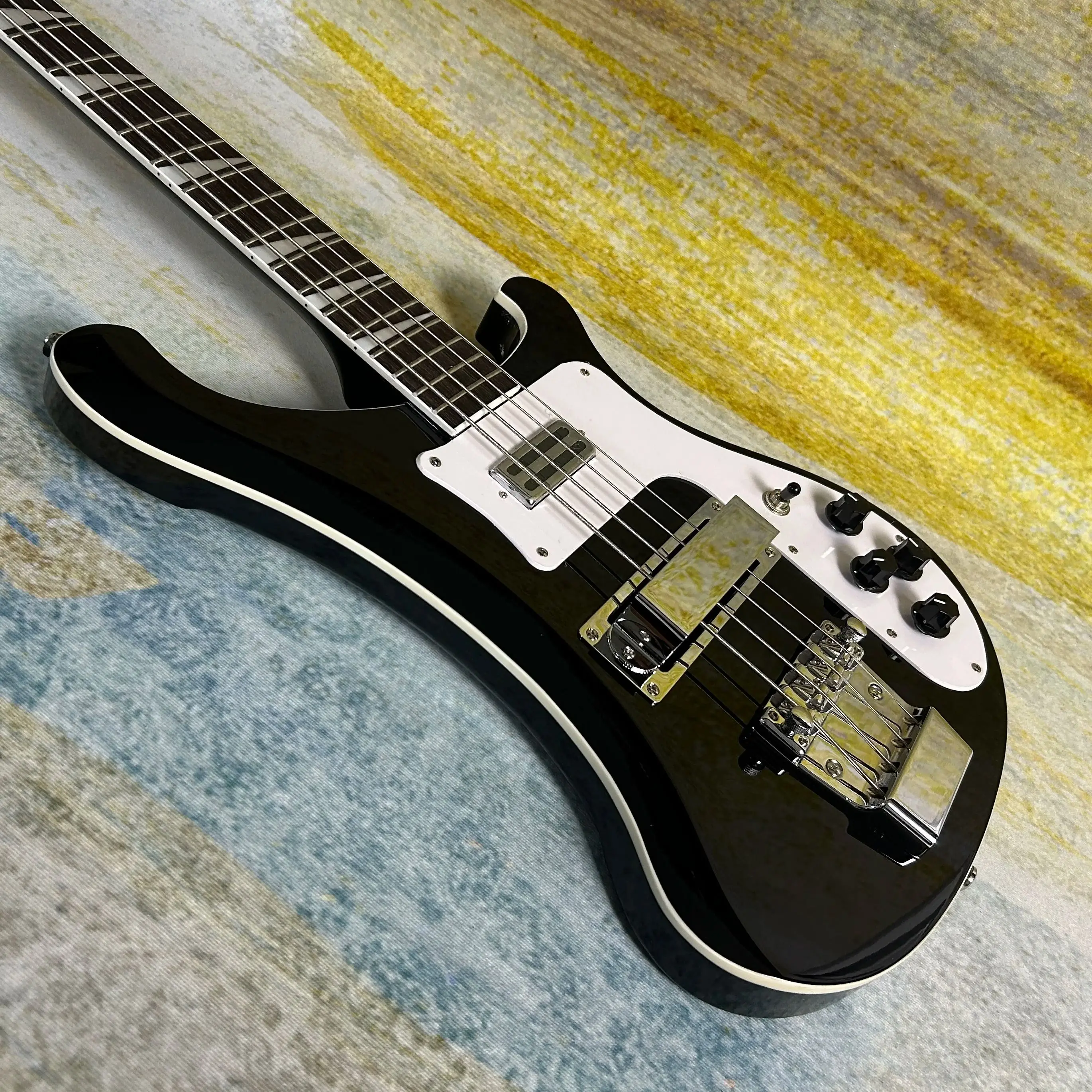 

Black Bass Guitars Rickenback 844 mm Scale Length 4003 Version