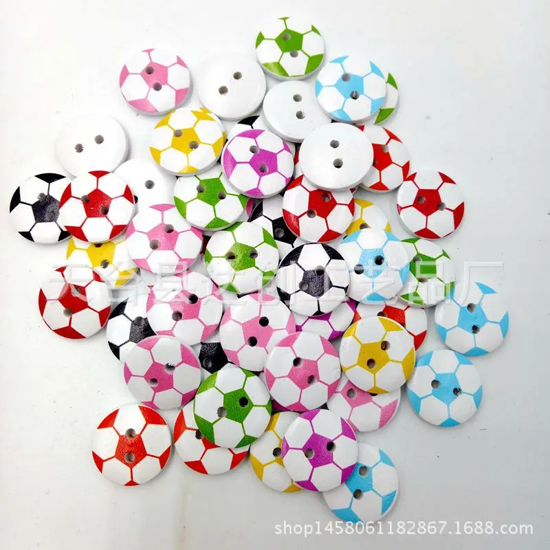 Los nuevos productos están en los estantes, botones de madera con patrón de fútbol pintados hechos a mano, bricolaje, 20MM, botones de madera, accesorios de ropa