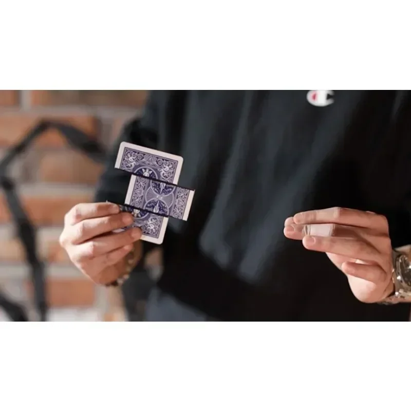 

Z-Card RED or Blue by MOON Gimmicks Card Magic Trick Decks Street Performer Close up Magic Tricks lose up Magia Props Magician