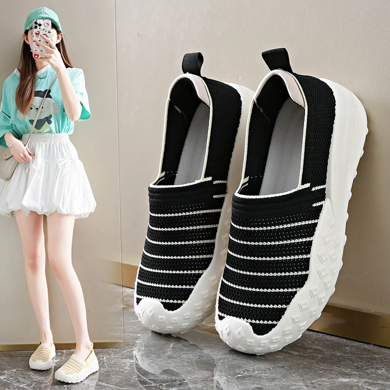 

2026 Summer New Women's Shoes Comfortable Fashion Breathable Mesh Shoes Lightweight All-Match Casual Sports Sneakers