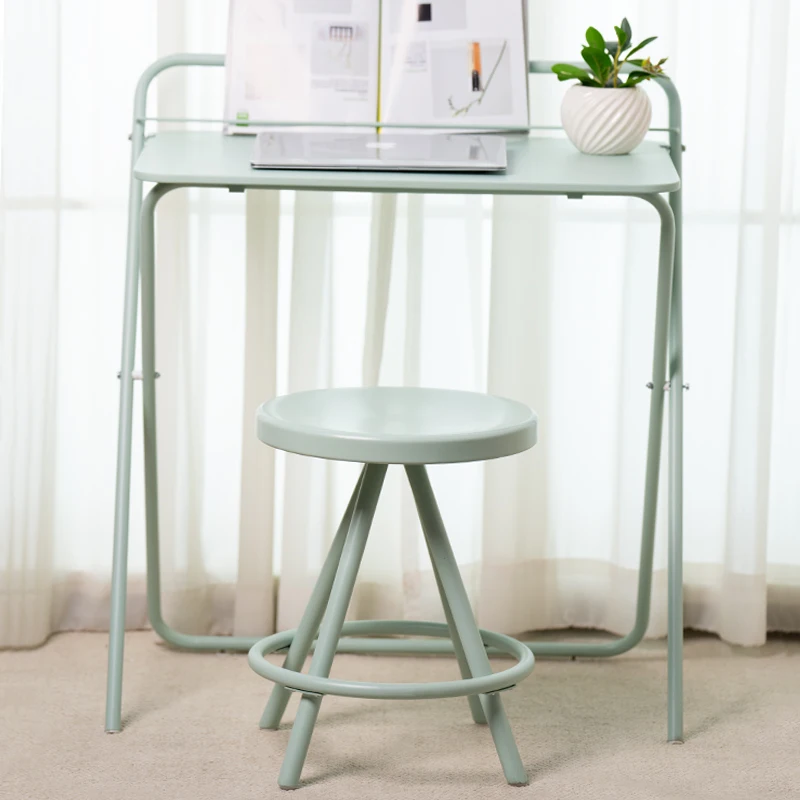 طاولة إسكندنافية بسيطة قابلة للطي، لون مستطيل، إطار حديدي بسيط، شرفة، طاولة صغيرة لمشاهير الإنترنت، طاولة ضيقة