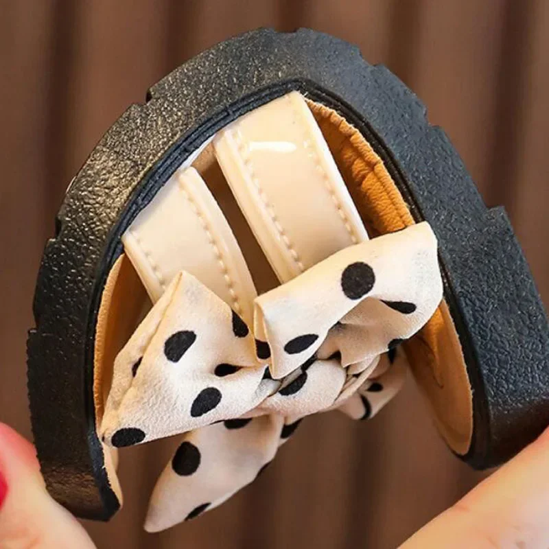 2026 Neue Schleifen-Flach-Sandalen mit offener Zehenpartie, rutschfeste Flip-Flops, Kinder-Hausschuhe, süße Sommer-Strandschuhe für Mädchen – Detail 12