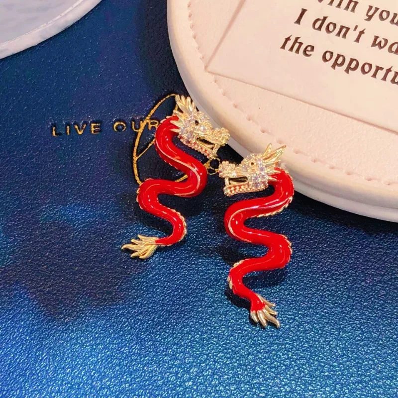 Silver Needle Chinese Style Shining Rhinestone Dragon Shaped Earrings for Women Girl Golden Silver Color Delicate Metal Earrings