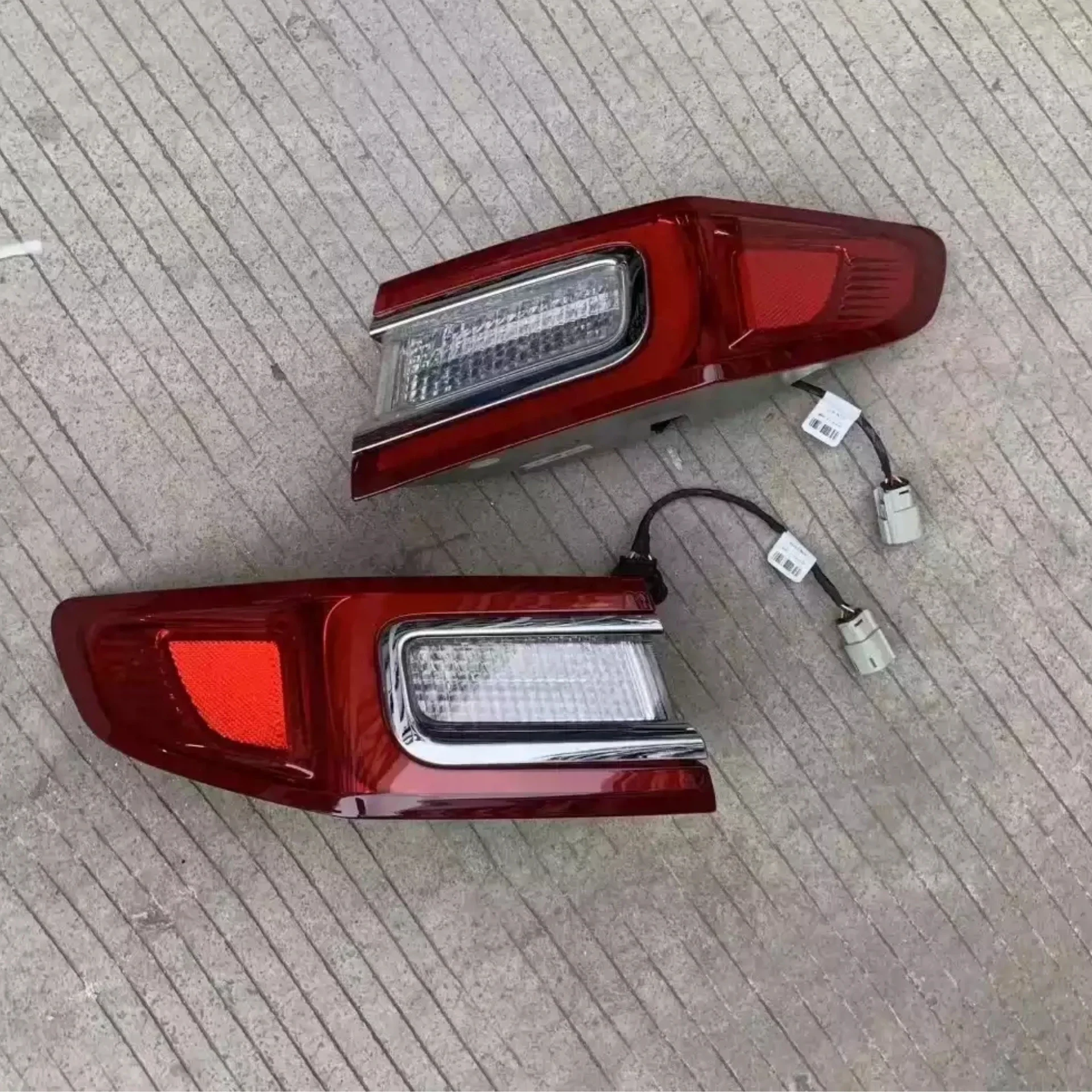 Car TailLight Assembly for Lincoln Continental Through lamp Rear Brake Lamp Reverse Light Turn Signal