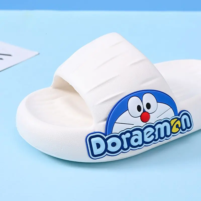Doraemon kinderpantoffels voor jongens, antislip zachte zool, modieuze cartoon slidesandalen voor binnen- en buitenkleding.