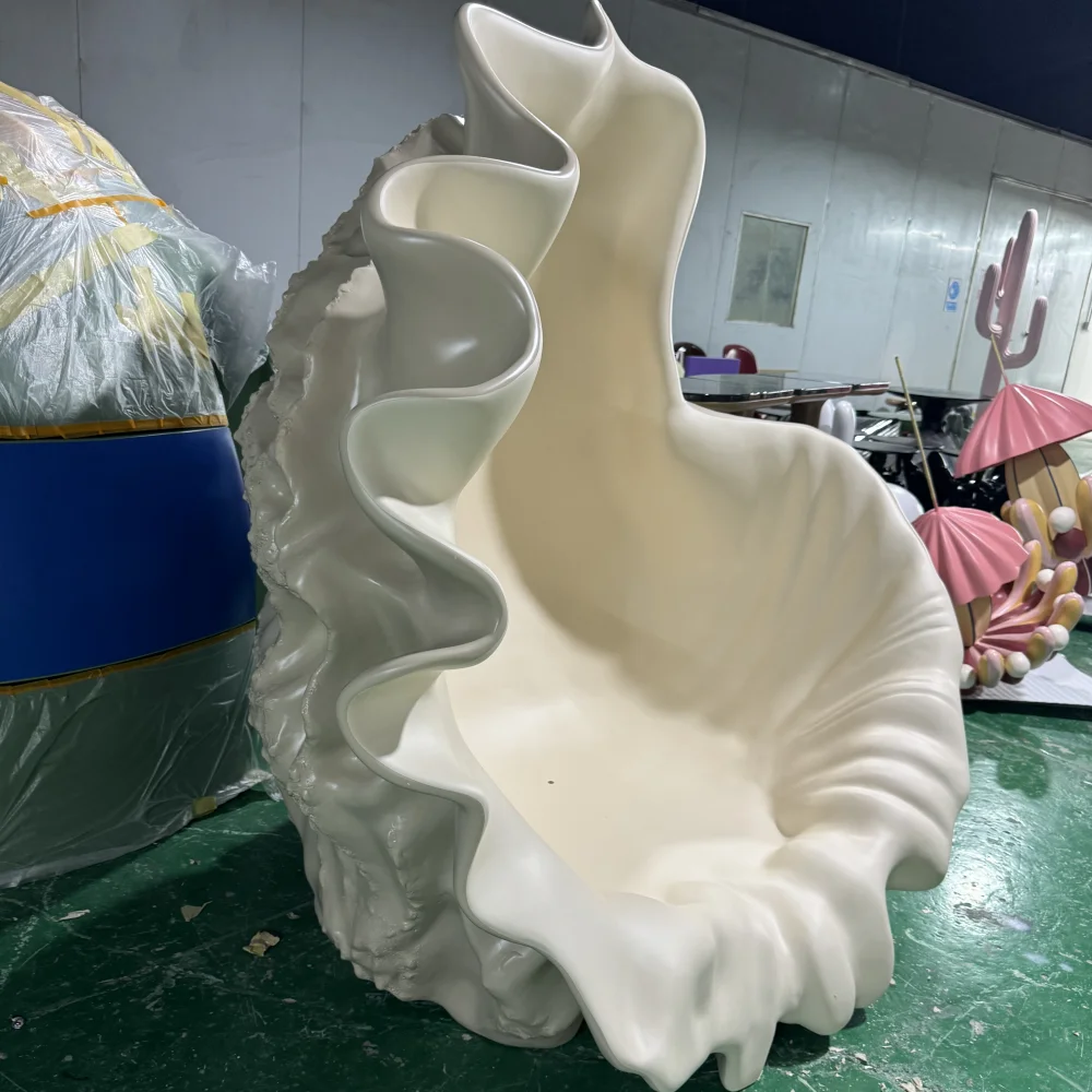 Custom Art Furniture Giant Conch Shape Fiberglass Leisure Chair Luxury Art Sculpture Armchair for Indoor Seaside Resort Aquarium