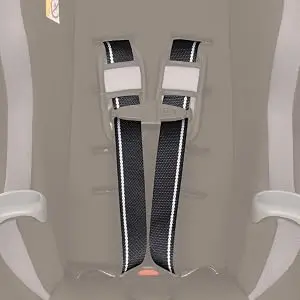 No-twist harness indicator that allows to quickly see when the straps of the seat are twisted