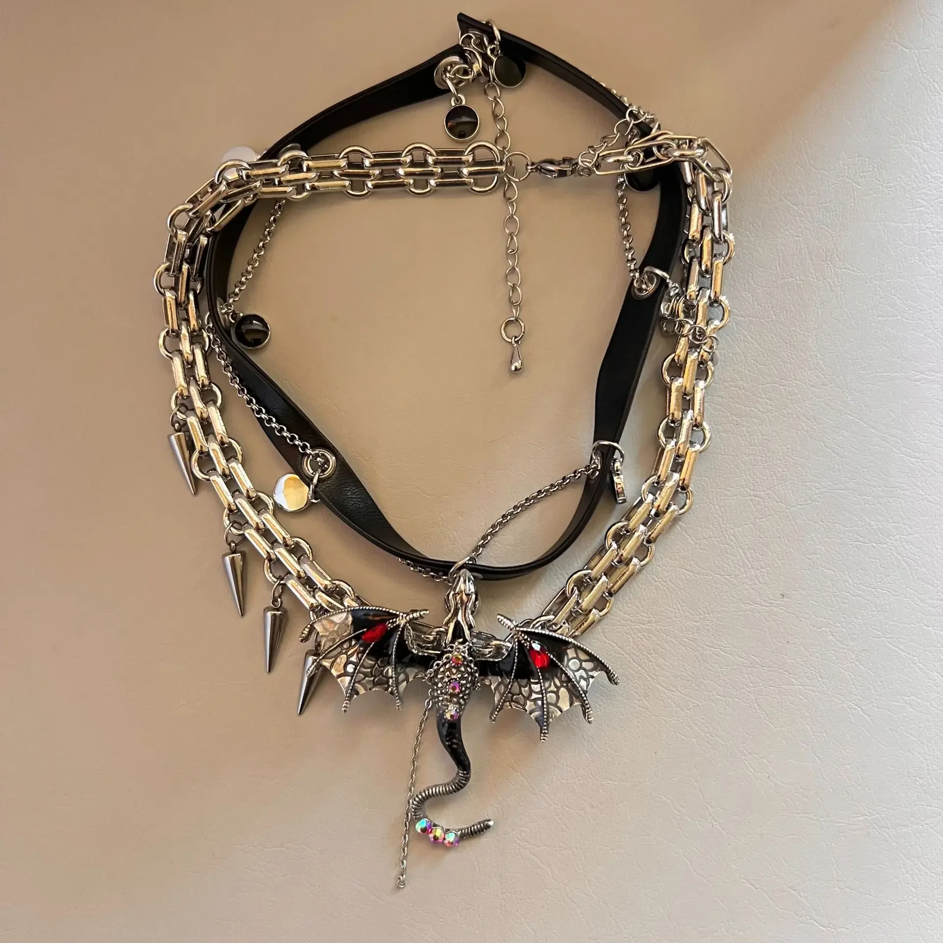 European and American style CHOKER exaggerated confinement dragon necklace, niche design, high-end fashion collarbone chain, y2k