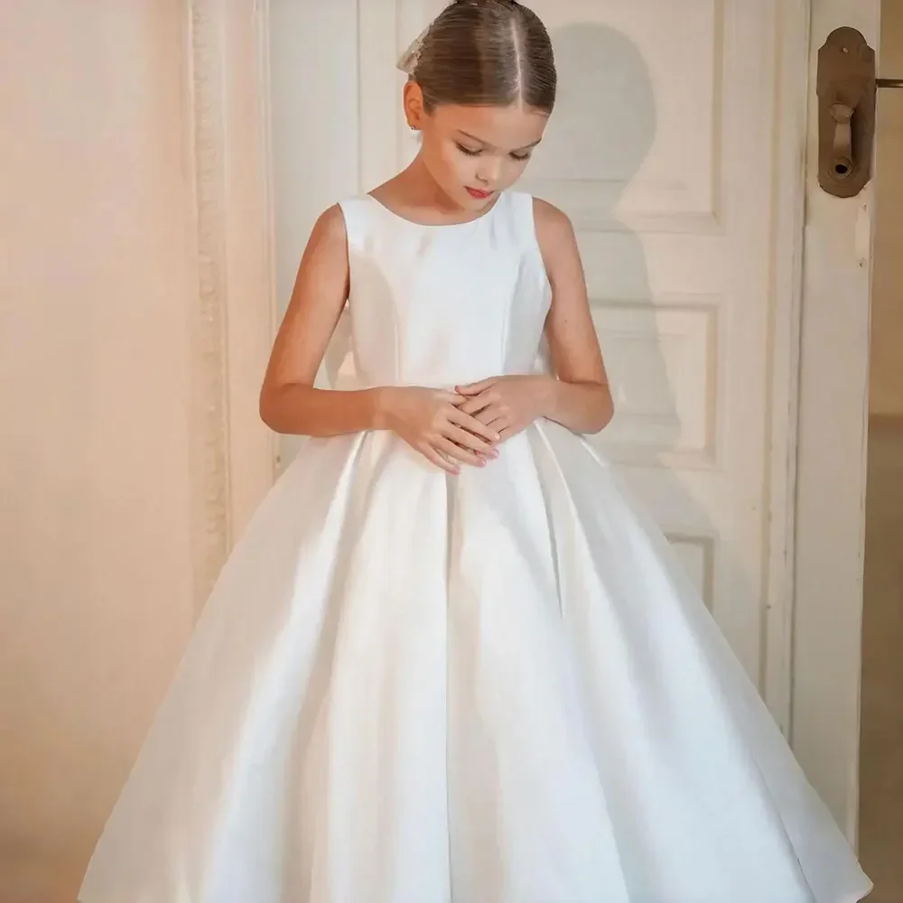 Simple Flower Girl Dress For Wedding Satin Sleeveless V-back With Bow Elegant Princess Birthday Party First Comminon Ball Gowns