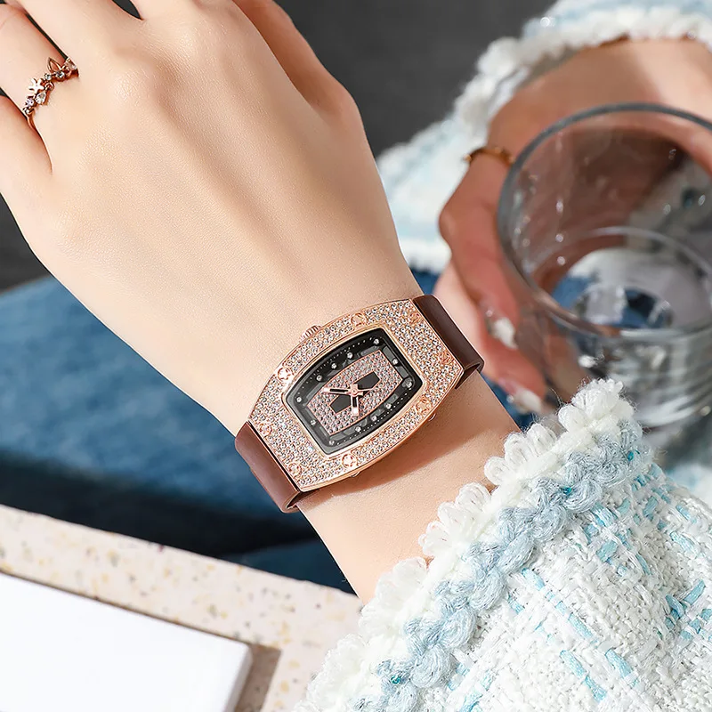 ساعات فاخرة جديدة للمرأة كريستال سيليكون جيلي ساعة كوارتز هدايا الطلاب Reloj Mujer السيدات Tonneau ساعات المعصم #5