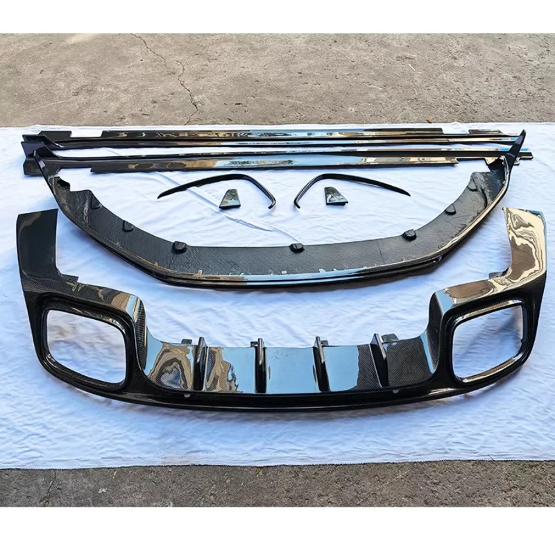 Hochwertiges, Langlebiges Carbon-Karosserie-Kit: Frontspoiler, Seitenschweller, Heckdiffusor, Kotflügelverbreiterungen, Stoßstangenlippe, Spoiler-Zierleiste