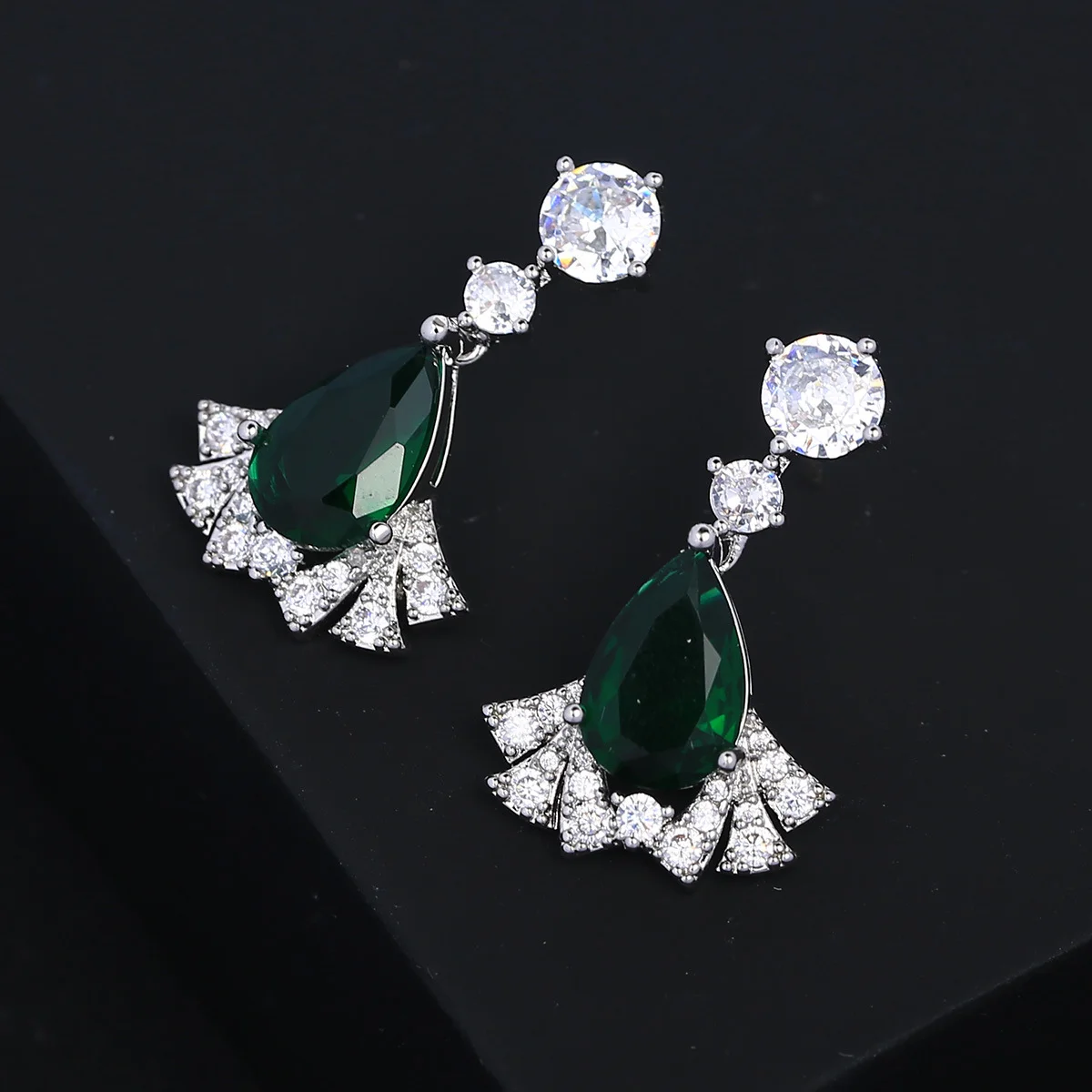 

925 Silver Needle Luxury Emerald Green Gemstone Drop Earrings, Elegant Bridal Wedding Jewelry Gift for Women