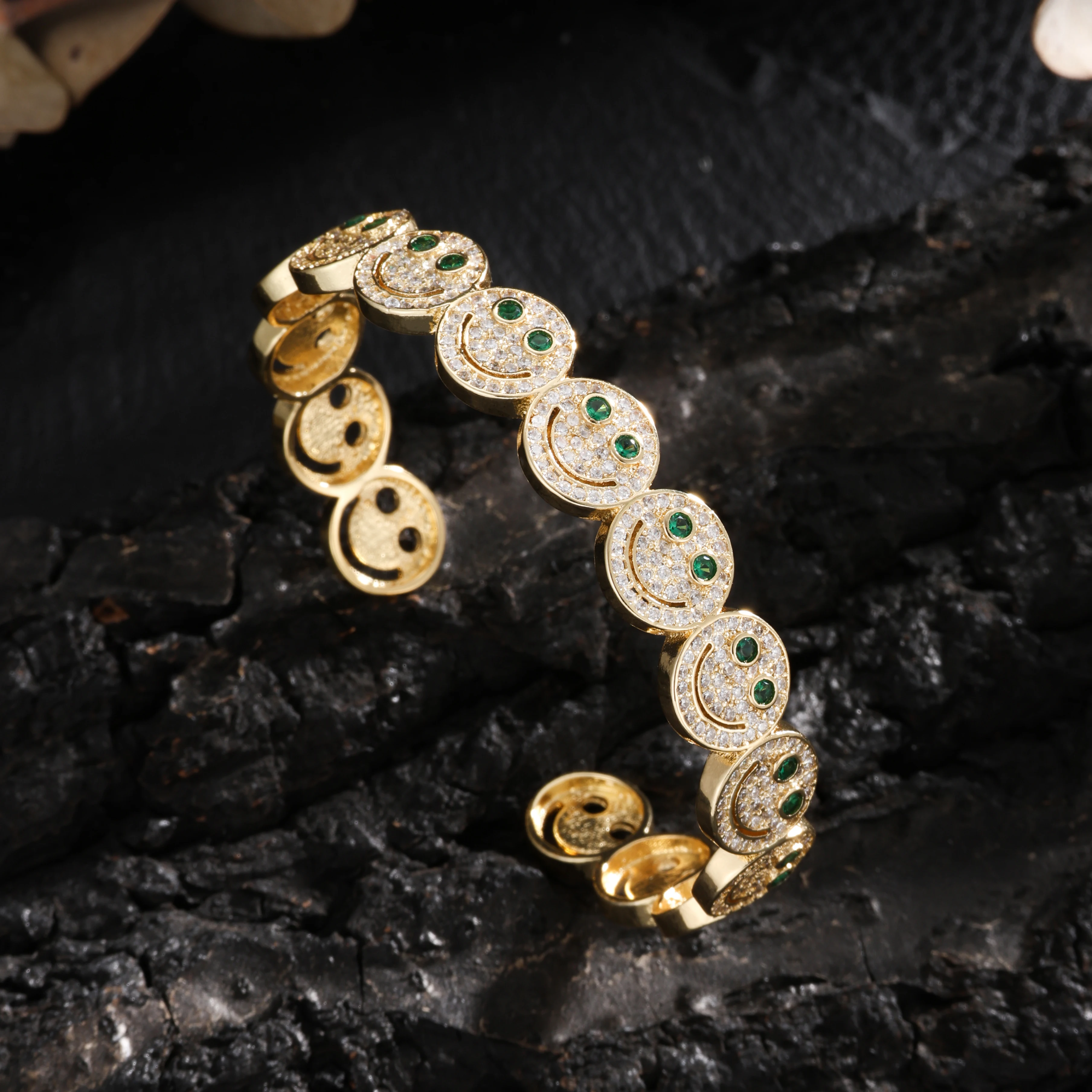 قطعة واحدة من سوار الوجه المبتسم الفاخر الرائع مناسب للسفر اليومي والحفلات والولائم لارتداء المجوهرات العصرية #3