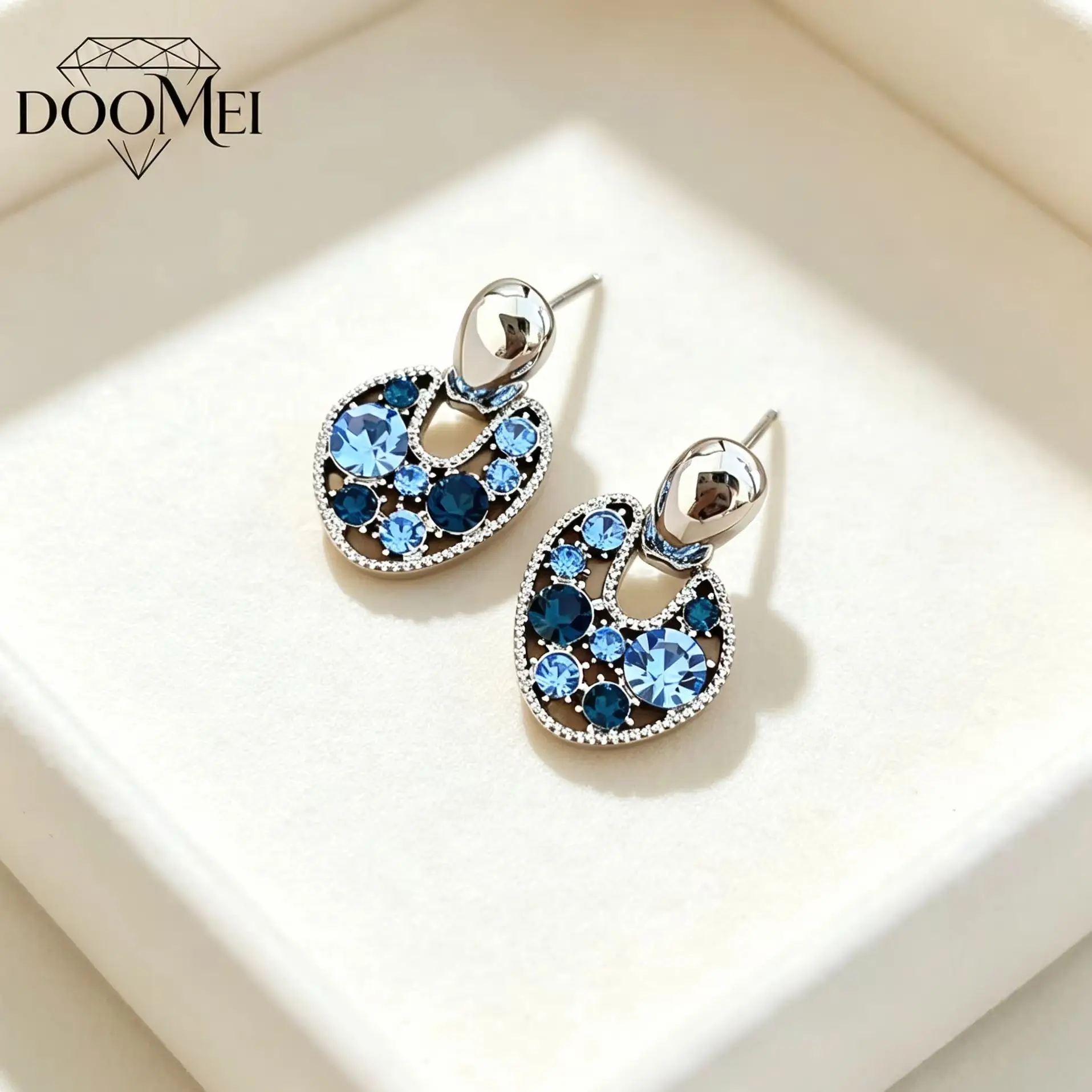 DOO MEI Hollow Geometric Earrings for Inlaid Rhinestone Dangle Earrings Evening Banquet Wedding Party Ear Jewelry Gifts