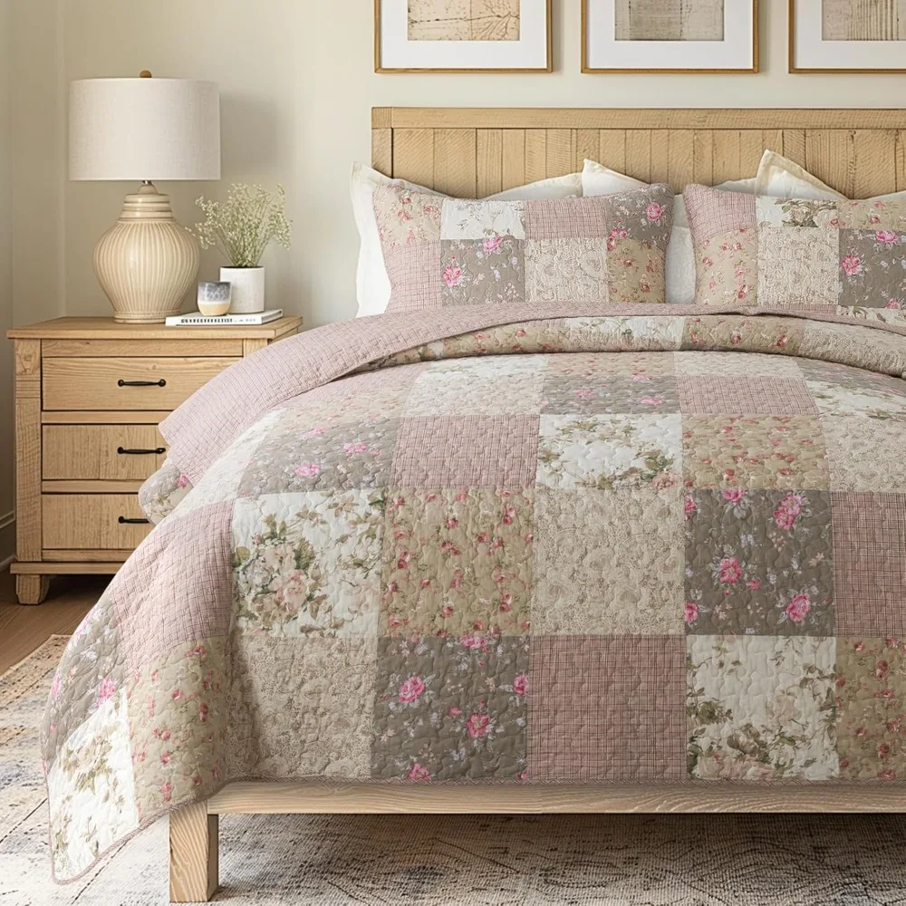 

Twin Size Patchwork Quilt Set with 1 Pillow Sham, Country-Style Floral Bedding in Pink
