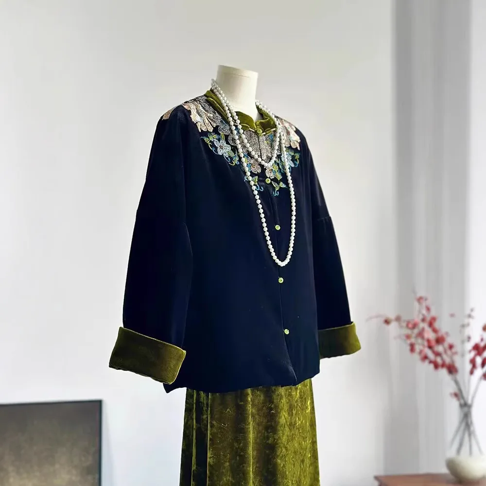 UMI MAO nueva chaqueta ligera de estilo chino para mujer, Top de terciopelo con bordado pesado, abrigo acolchado de algodón cálido para otoño e invierno, elegante