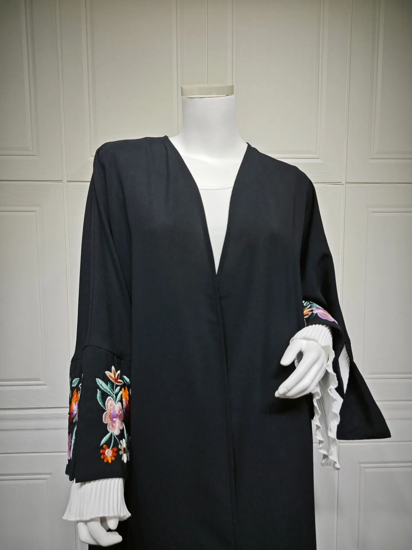 Uni Dubai ปักเปิด Abaya แฟชั่นจีบผ้า Patchwork Kaftan เสื้อสเวตเตอร์ถัก 2025