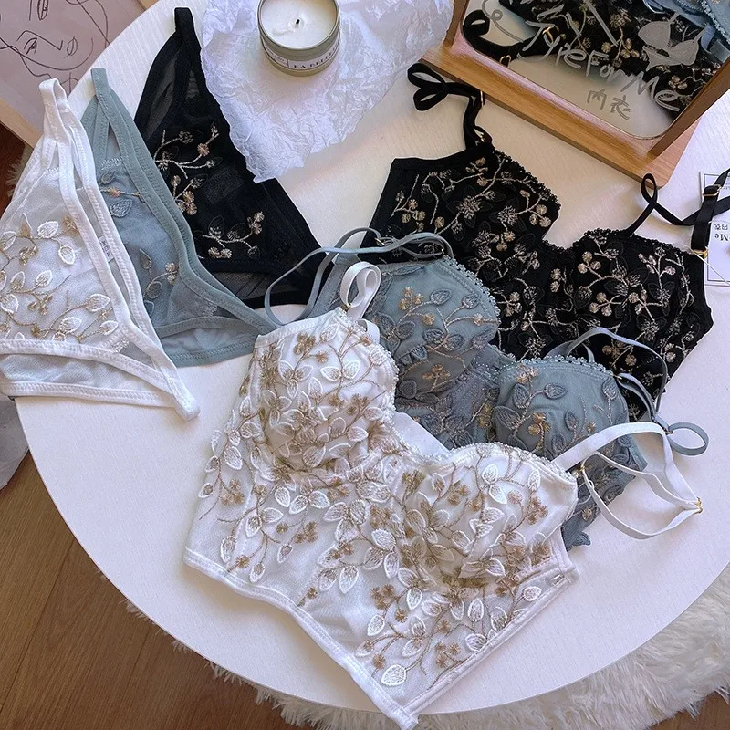 New Embroidery Lace Flowers French Women Underwear Steel Rubber Bone Push Up Bras Sexy Bralette Cute Lingerie Sexy Body Shaping