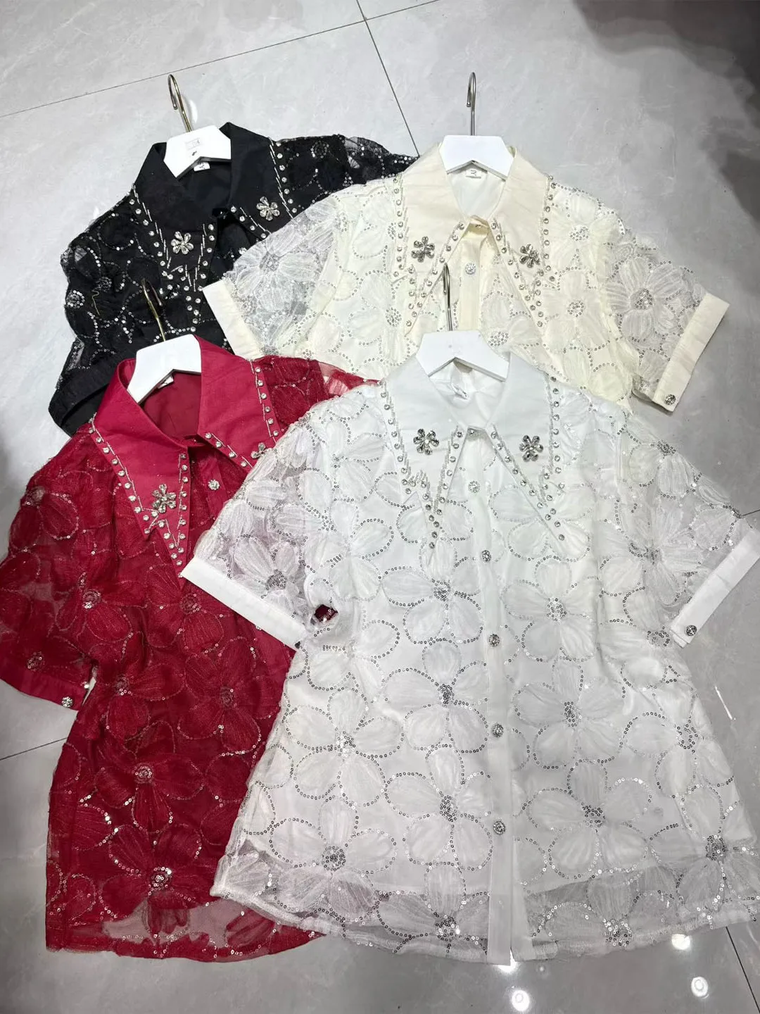 

Модная женская рубашка свободного кроя с бисером и стразами, универсальная, стройнящая, в трендовом стиле для повседневной носки, с коротким рукавом, повседневный топ