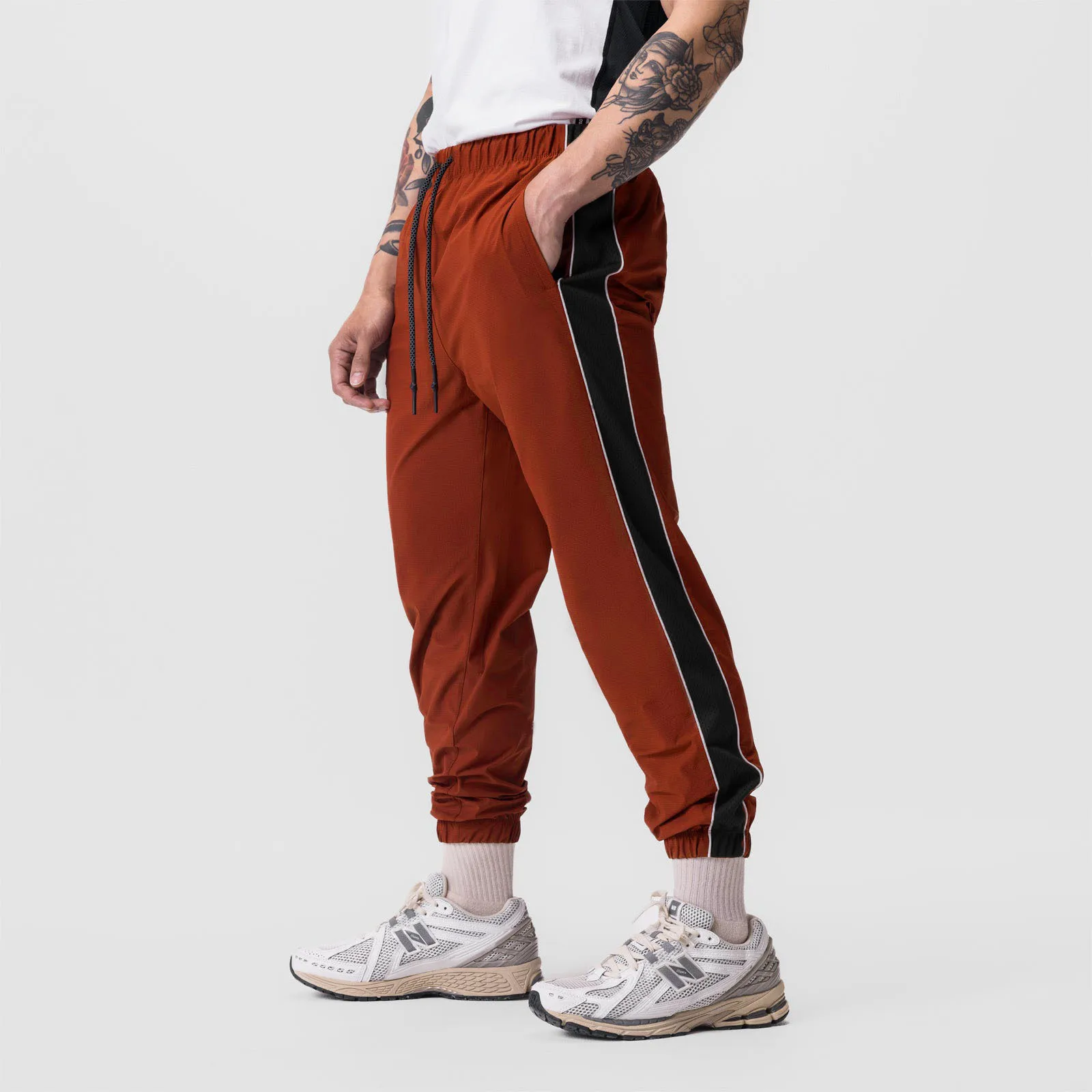 

New European and American thin stretch athleisure trousers men's mesh hole breathable quick-drying fitness running leggings men