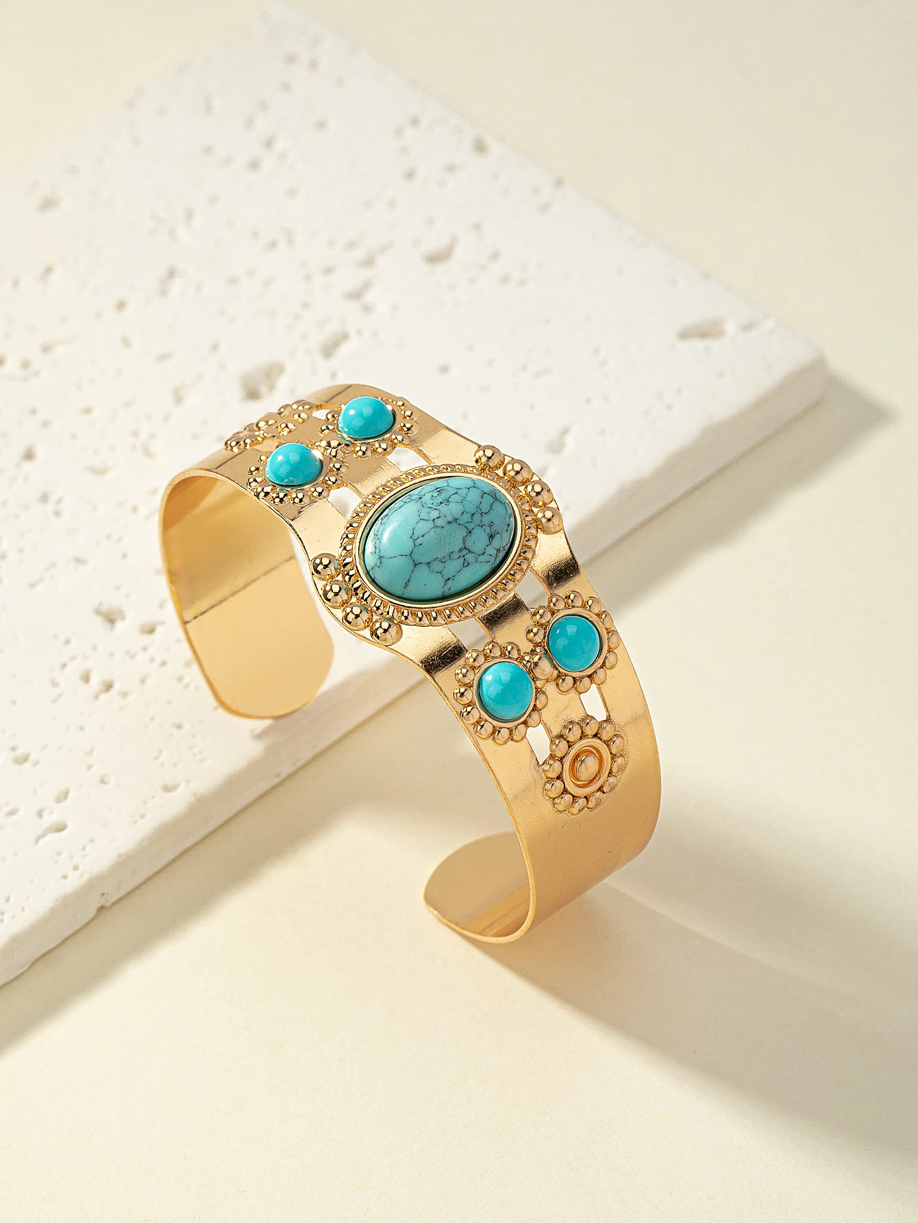 Модный и уникальный изысканный браслет с имитацией бирюзы, подходящий для повседневного ношения на банкетах и фестивалях.