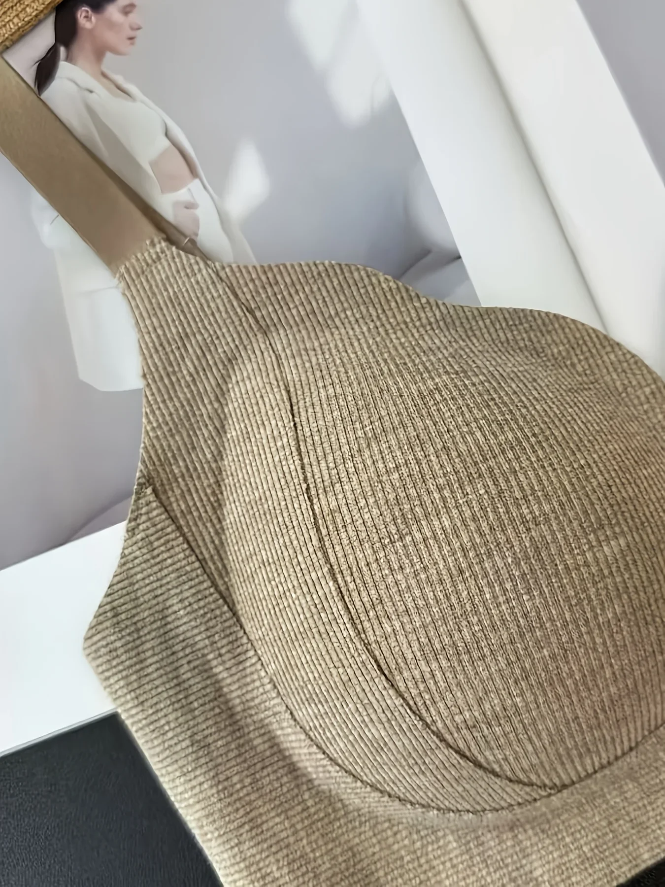 Sexy bh van gebreide stof in effen kleur, plooien met volledige cup, niet-verwijderbare vulling, uitgesneden details, warm en huidvriendelijk materiaal